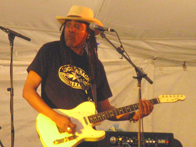 He was mugging for someone else`s camera.  I just got lucky.