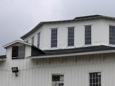 The Roundhouse isn`t round. [So thanks to autofocus and creative cropping, the results weren`t too bad.]