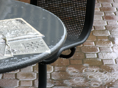 What`s an eight-letter word, starts with D, that means `heavy rain`?