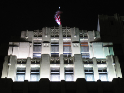 What so proudly we hailed at the twilight`s last gleaming.