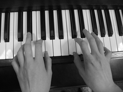 I didn`t intend to have a pair of hands in this shot . . . 