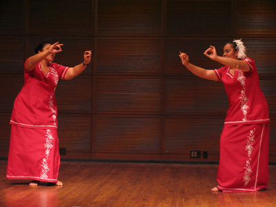 I`d like to see some-mo-a this Samoa dancing.