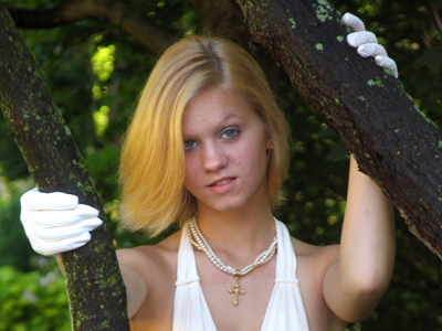 Though they`re normally located in the ground, today I found a crystal in a tree.