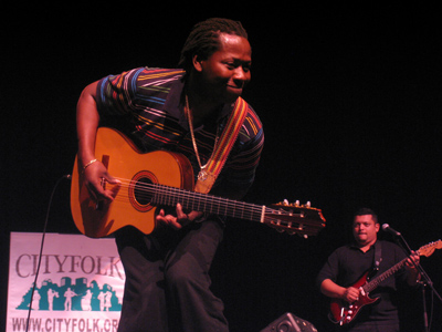 Performances are improvisational and spontaneous, with the musician`s whole body serving as an instrument.