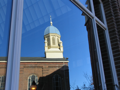 Taken at a zoom setting I wouldn`t normally use, but my camera isn`t working right.  I guess it looks okay.