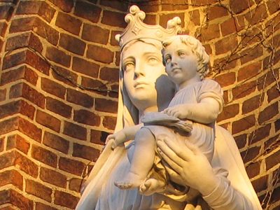 Though I can`t zoom in very far now, my camera has enough detail that I can crop the image to look like I did.