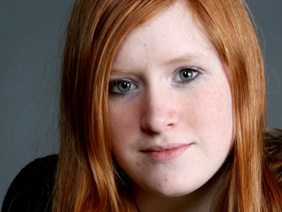 A photographer would look at the reflections in her eyes and say, `Ah, he used a soft box and umbrella.`