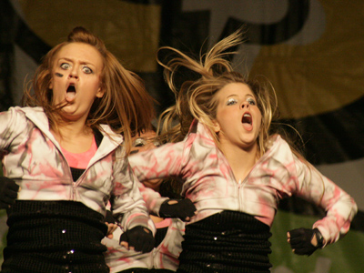 Lindsay and Lynsee react in horror to see their friend Lenzie NOT wearing pink.