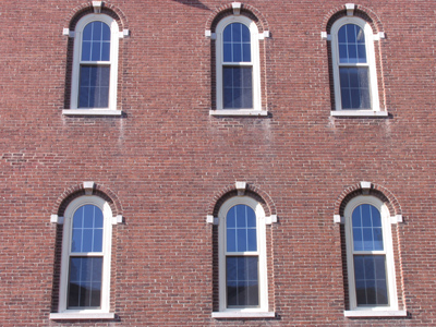 But this performance was free (other than the $46 I spent at a gas station on the way) . . . 