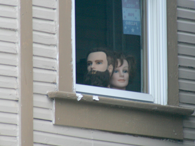 Mannequin and wommequin.