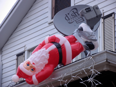 Tired of his old-fashioned sleigh, Santa Claus attempts to transport himself around the world via satellite.  Sadly, the experiment ends in tragedy.