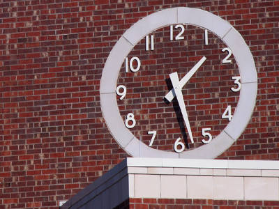 Lunch is from 1:00 to 1:10pm.  Wandering around with a camera occupies the rest of the hour.
