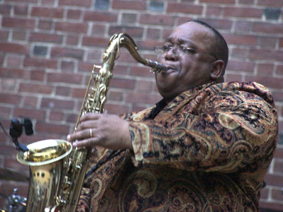 I waited in line fifteen minutes so I could get into this concert, where I took pictures for five minutes, then left.