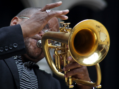 You might recognize Mike Wade`s fingertips from January 17, 2009.