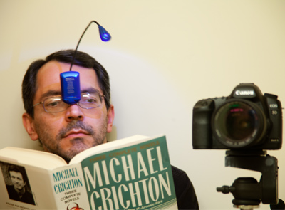 I got this nice little reading light for Christmas, but had trouble figuring out how to use it.