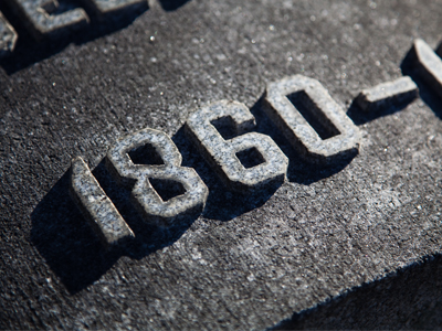 It`s impossible for my right hand to be in two places (unless this photo was taken with a long exposure).