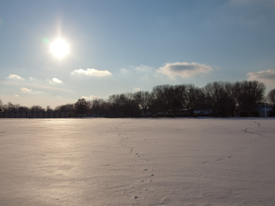 At f/4 the sun is a blob.