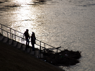 That looks unsafe, but I went even closer to the water.