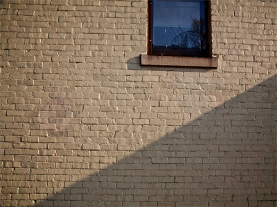 This is the kind of picture I`d take in the dead of winter.  However, I just couldn`t pass it up on this spring day.