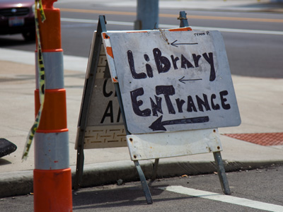 It`s often difficult to keep library crowds under control.