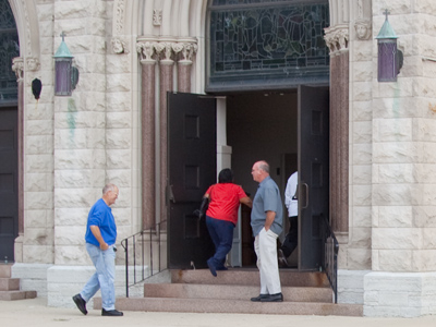 O come, all ye faithful.