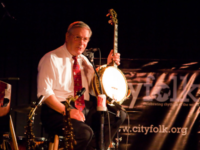 The leader of the band, Dave Greer . . . 