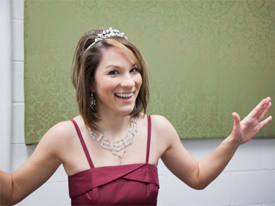 The glittering and cupcake-scented diva is ready to sing!