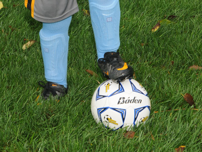  . . . and the next moment it would be cloudy.  This gave me great frustration, which was only partially relieved when some kid fell down trying to stand with one foot on the ball.