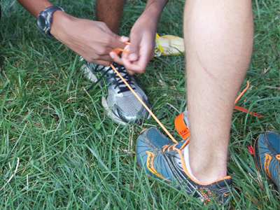 Each runner has a shoe tag with an electronic chip that identifies them automatically at the finish line.