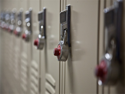 Let`s see . . . turn two times right, one time to the left . . . 