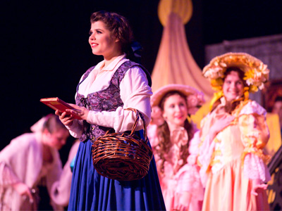 This show featured an outstanding lead character and a solid supporting cast.