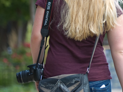 There`s also something about blondes who carry Canons.