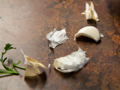 In a certain friend`s house, I always expect to see garlic.