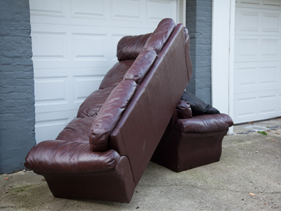 I decided not to take them, since they didn`t go with the coffee table I found alongside the highway.