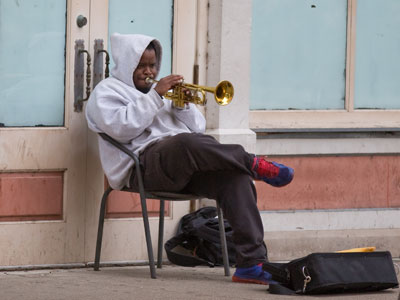 Let dat boy boogie-woogie.  It in `im and it got to come out. JOHN LEE HOOKER