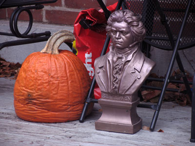 `Hey, Ludwig!  Over here!  HEY!`  Oh well, he can`t hear me.