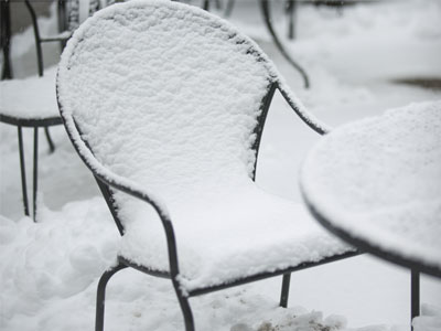 There are plenty of seats available on the patio.