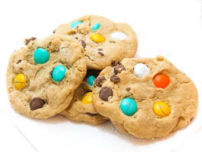 At yesterday`s photo shoot, Kelley brought me cookies.
