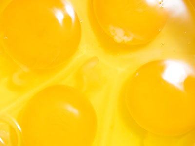 Insert a yolk pun here.