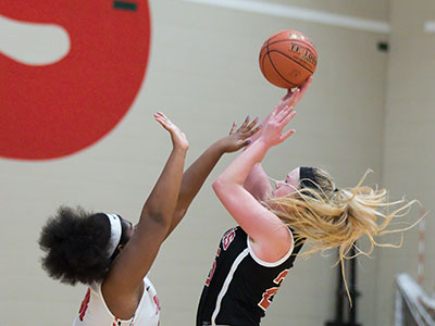 Owens scored a last-second basket and won the game.