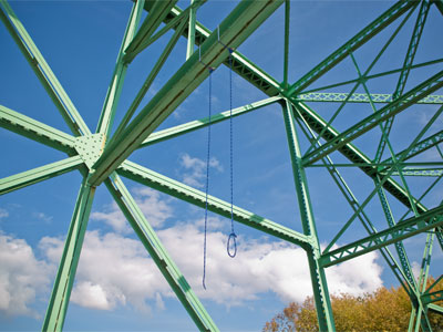 I saw lots of photos of a swing on this bridge and I could hardly believe such a hazard existed.  It doesn`t anymore.