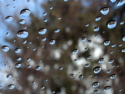 Moments ago, these water droplets were snowflakes.