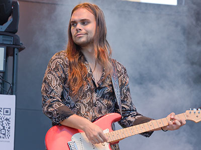 It was a brother-sister act:  both of them had long hair.