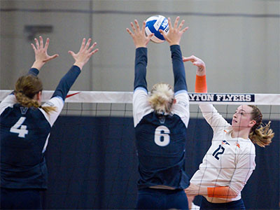 Illinois (in orange and white) dominated the two-day tournament, and even beat the host team Dayton.