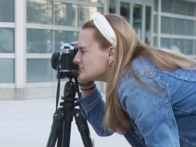 I told her that I respect her discipline to use a tripod.