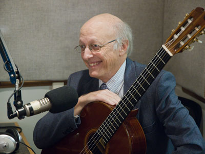 The Guitar Man, Jim McCutcheon, helped kick things off.