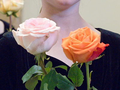 For Mother`s Day, the singers gave flowers to their moms.