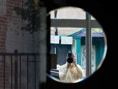 Another Oregon District business closes, another selfie.