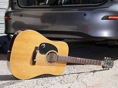 The Guitar Man left by the back alley door. The Guitar Man left by the back alley door.