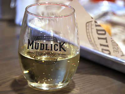 I`ll have an iced tea, please. I`ll have an iced tea, please.